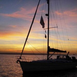 6 Hour Solent Sailing Experience with a Two Course Meal