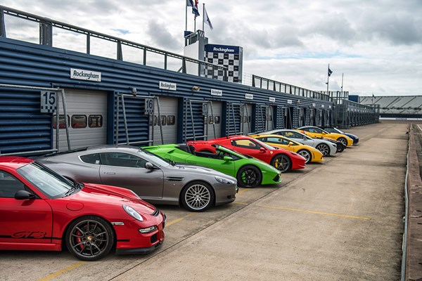 Six Supercar Driving Thrill – Week Round
